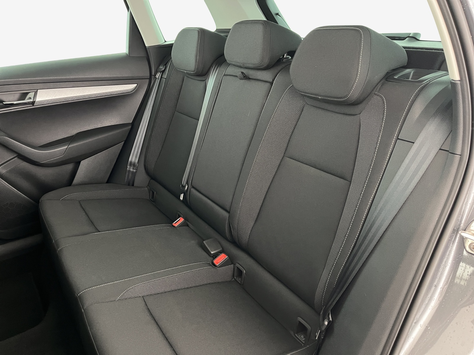 SKODA Karoq 2.0 TDI CR Selection 4x4 DSG-image-11