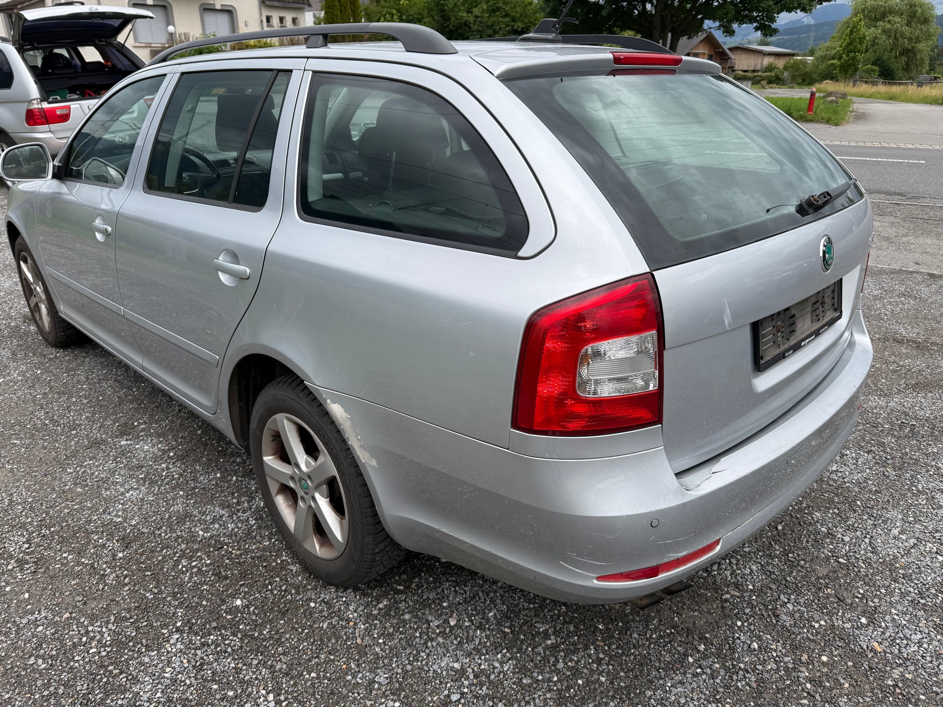 SKODA Octavia Combi 2.0 TDI Ambition 4x4 DSG-image-2