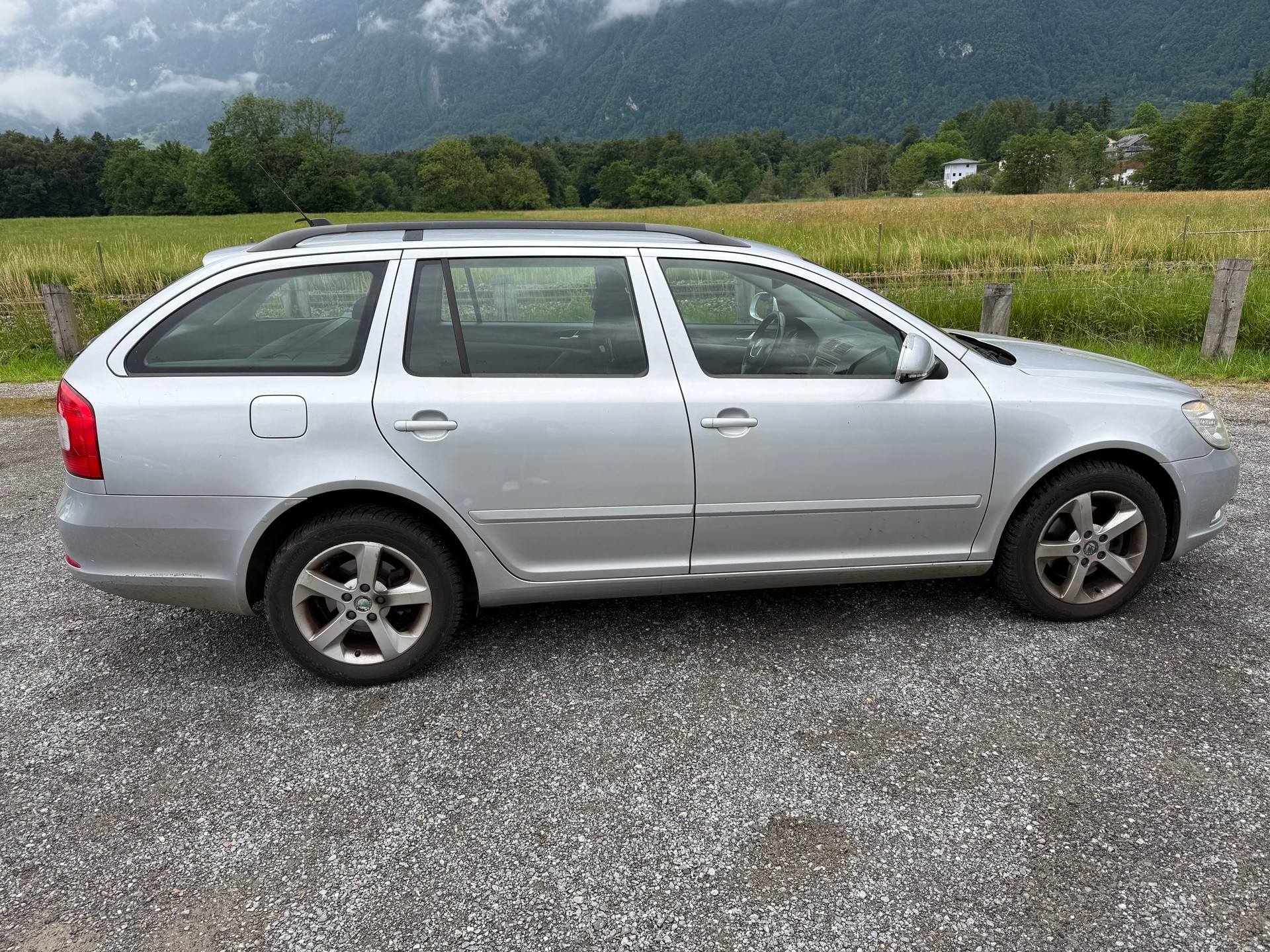 SKODA Octavia Combi 2.0 TDI Ambition 4x4 DSG-image-5