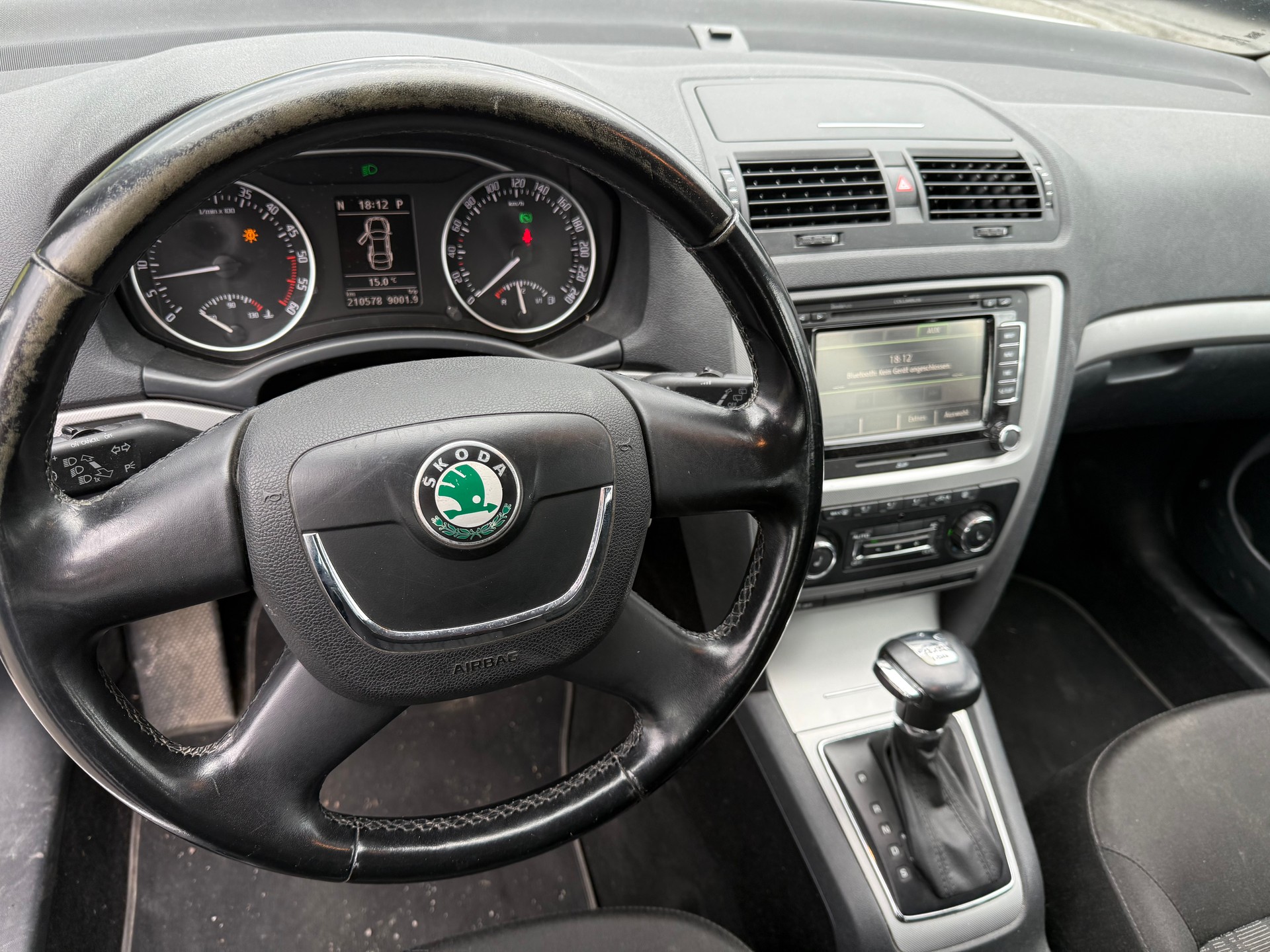 SKODA Octavia Combi 2.0 TDI Ambition 4x4 DSG-image-10
