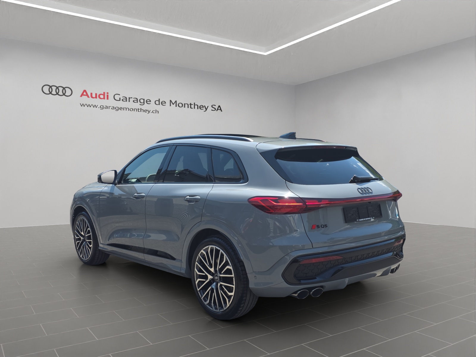 AUDI SQ5 TFSI quattro S-tronic-image-3