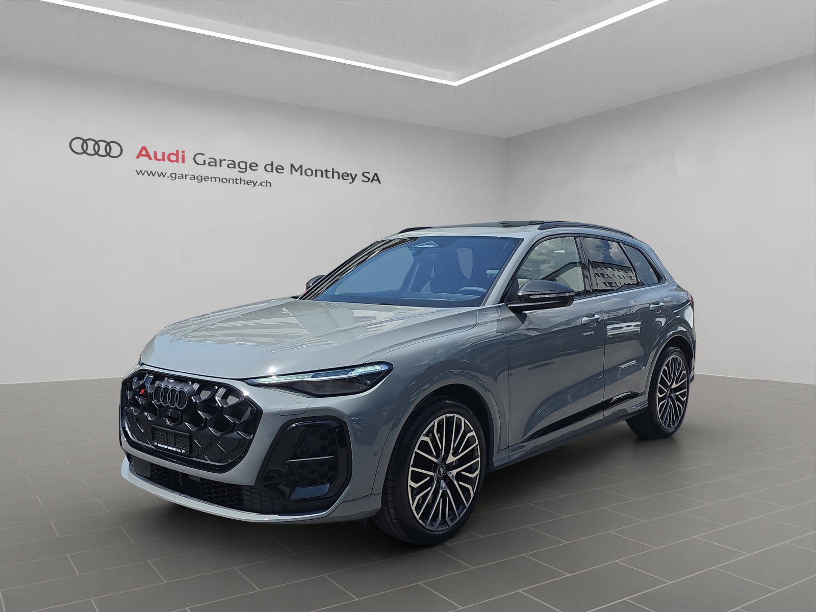 AUDI SQ5 TFSI quattro S-tronic-image-0