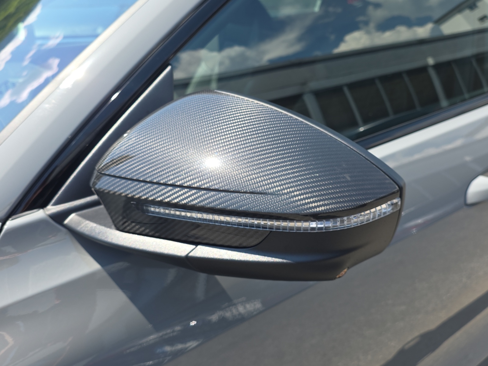 AUDI SQ5 TFSI quattro S-tronic-image-4
