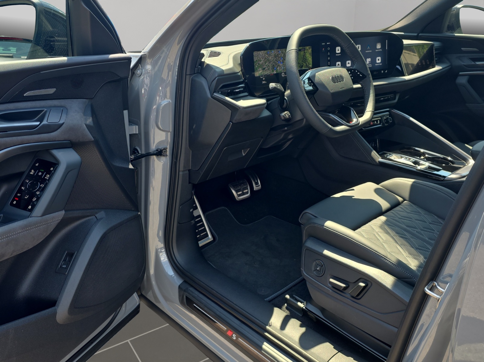 AUDI SQ5 TFSI quattro S-tronic-image-5