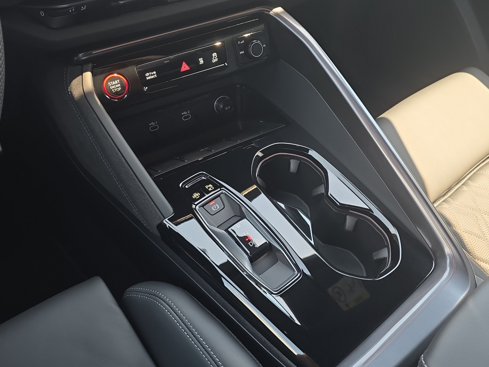 AUDI SQ5 TFSI quattro S-tronic-image-12