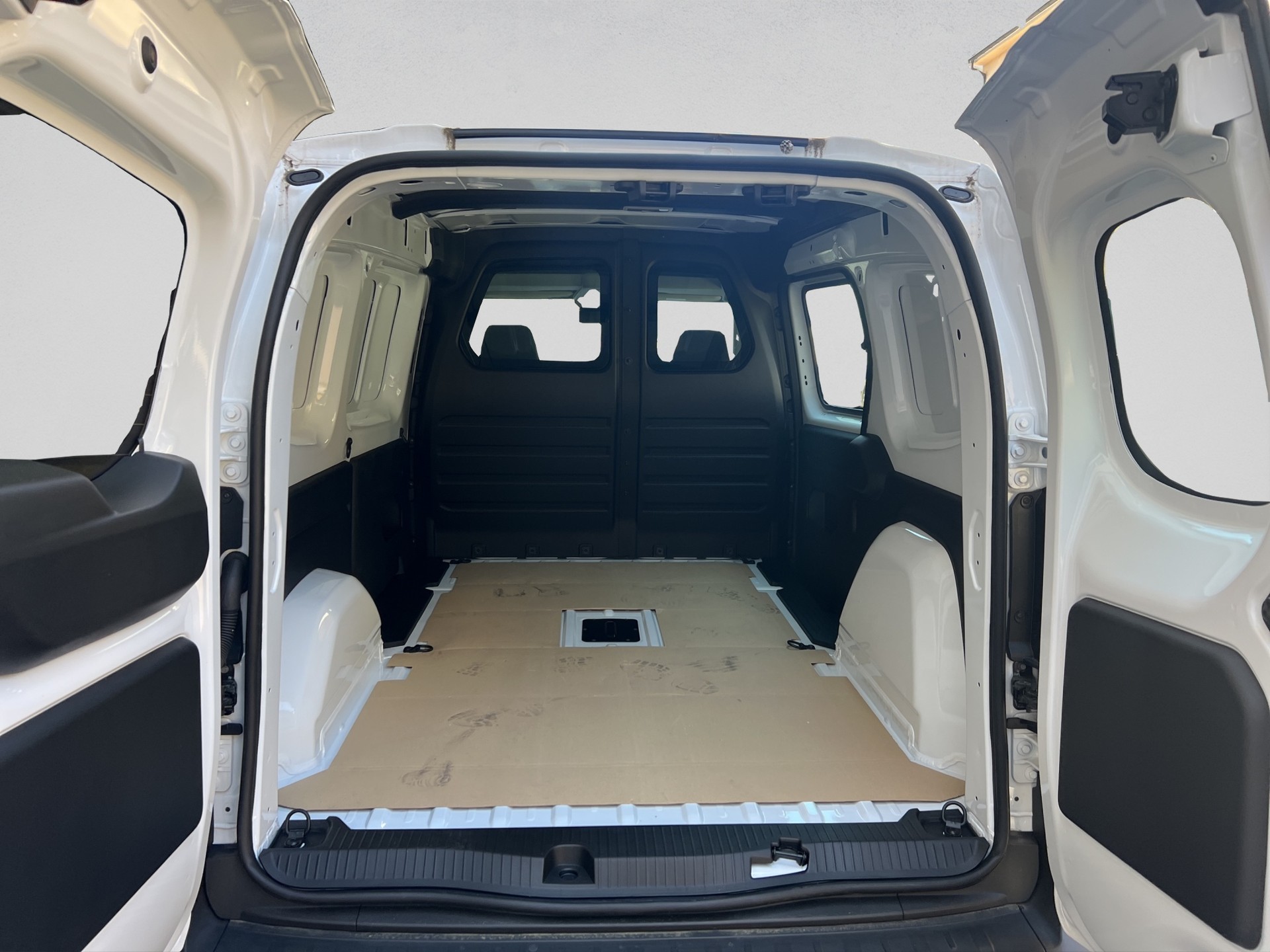 RENAULT Kangoo Van EV45 Standard L2 22kW Extra-image-4