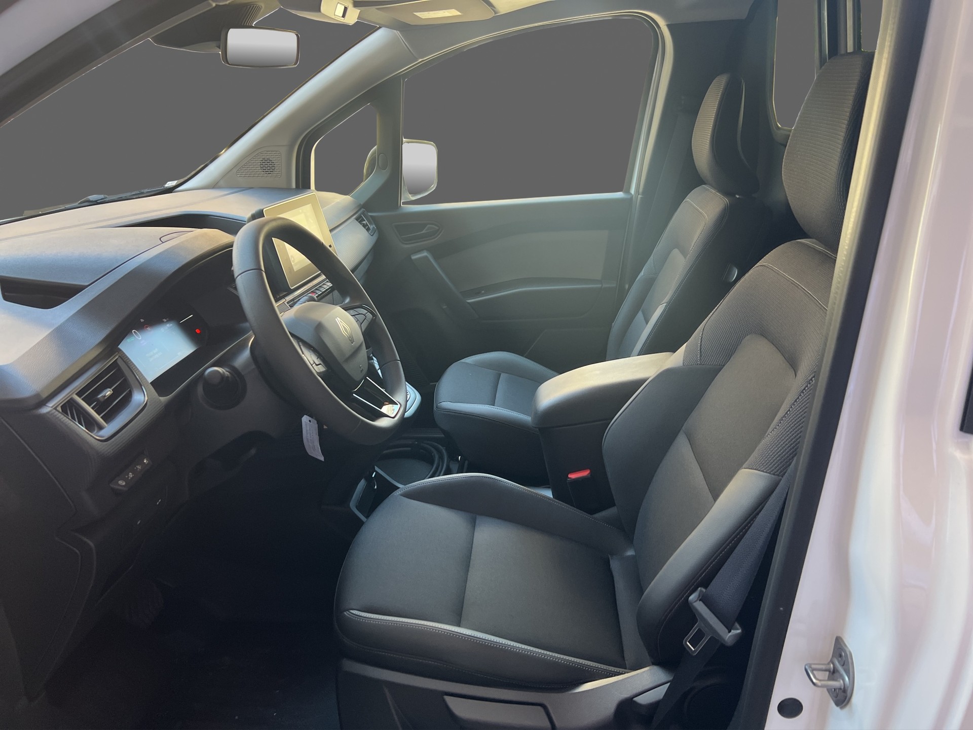 RENAULT Kangoo Van EV45 Standard L2 22kW Extra-image-5