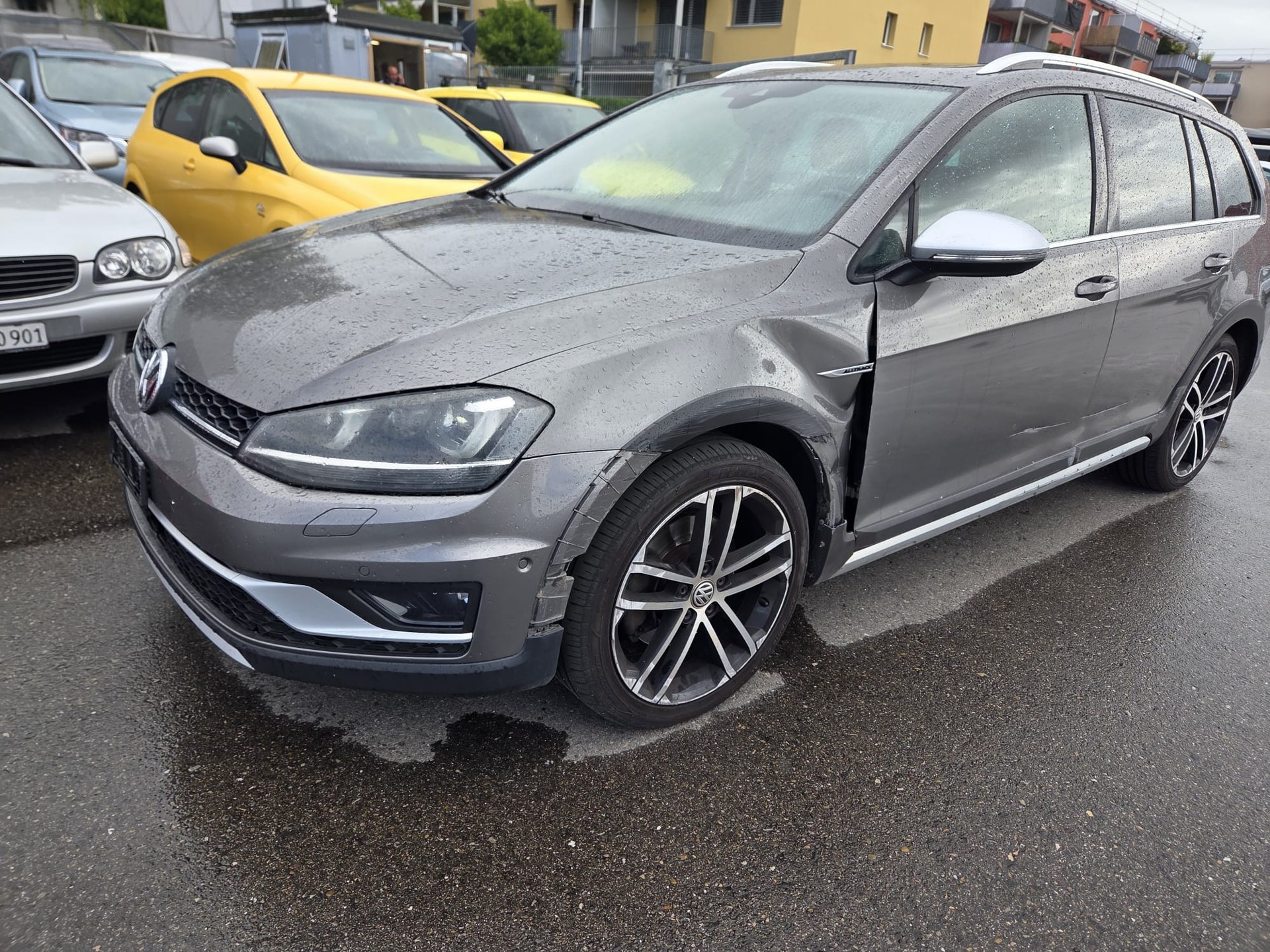 VW Golf 2.0 TDI Alltrack 4Motion-image-1