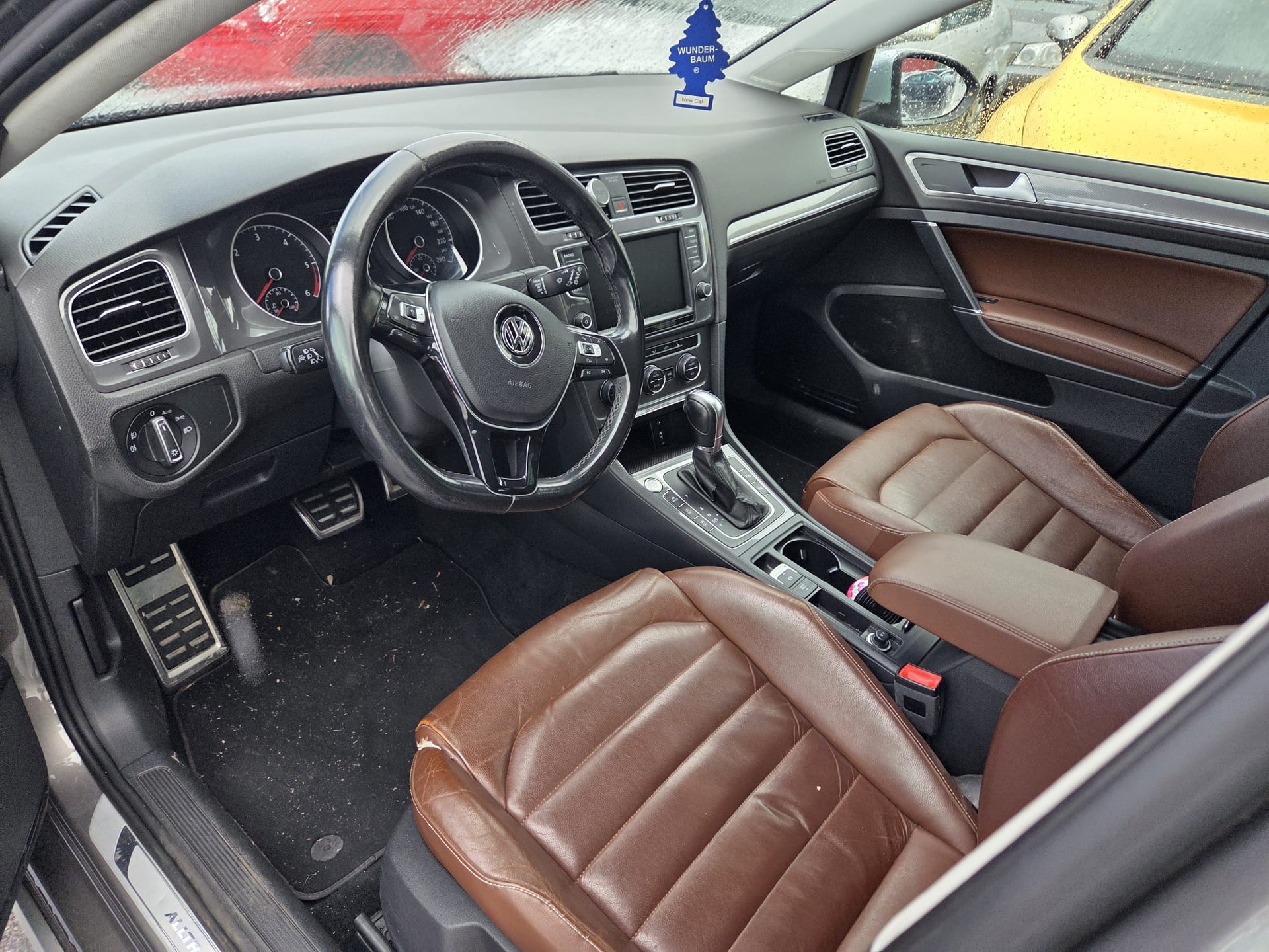 VW Golf 2.0 TDI Alltrack 4Motion-image-2