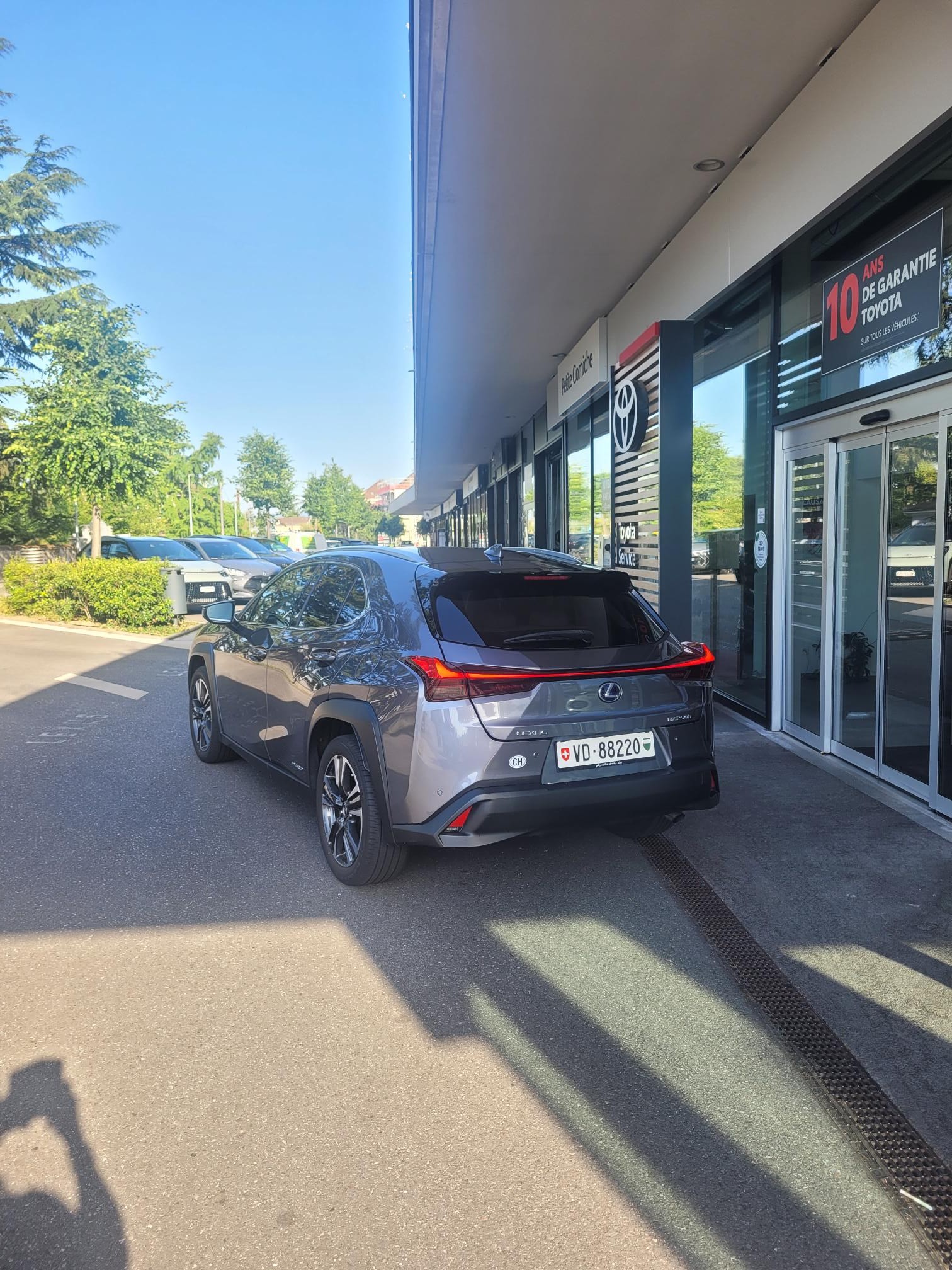 LEXUS UX 250h Comfort AWD Automatic-image-3