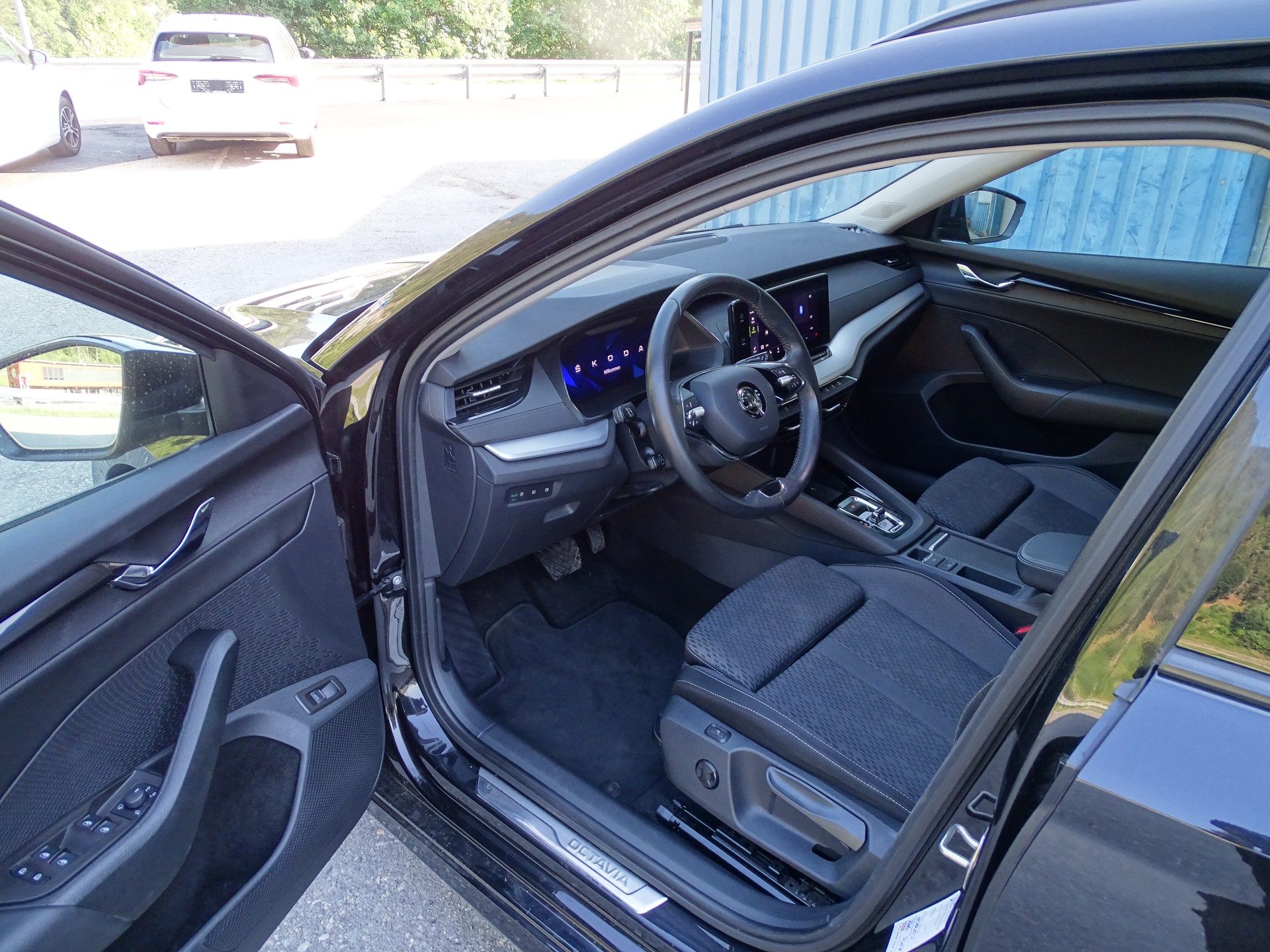 SKODA Octavia Combi 2.0 TDI DSG Ambition 4x4-image-7