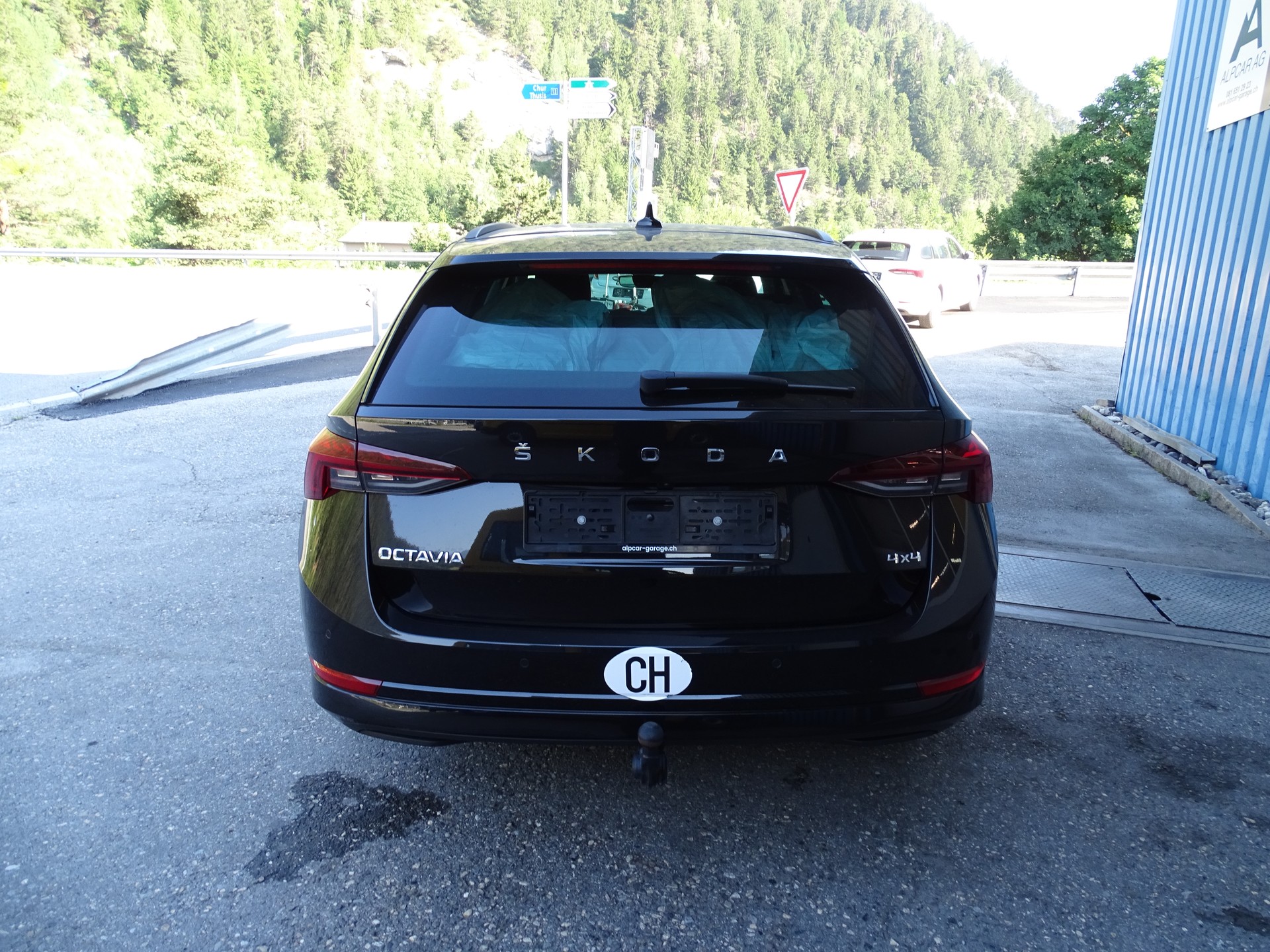 SKODA Octavia Combi 2.0 TDI DSG Ambition 4x4-image-3
