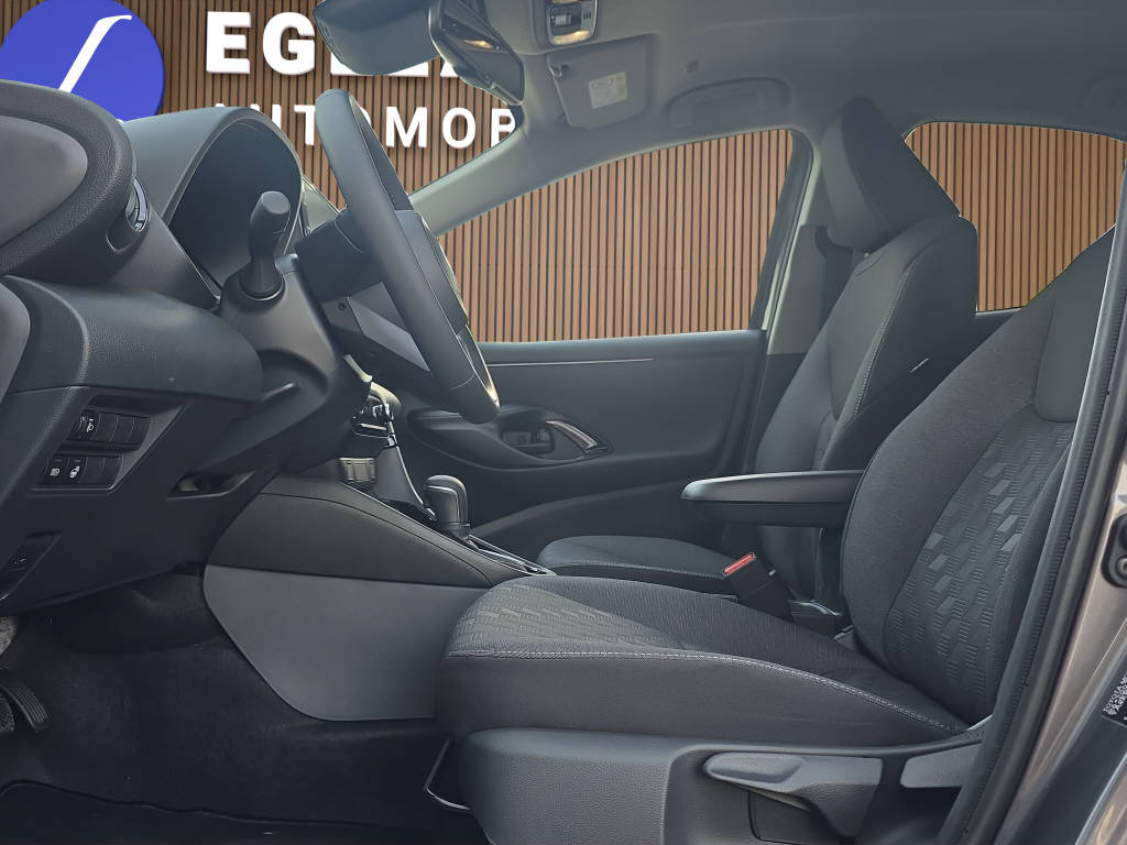 TOYOTA Yaris 1.5 VVT-i HSD Comfort Sport-image-11