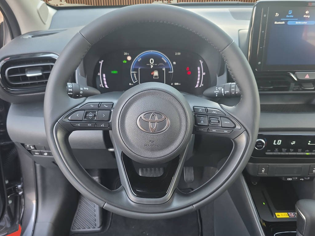 TOYOTA Yaris 1.5 VVT-i HSD Comfort Sport-image-14