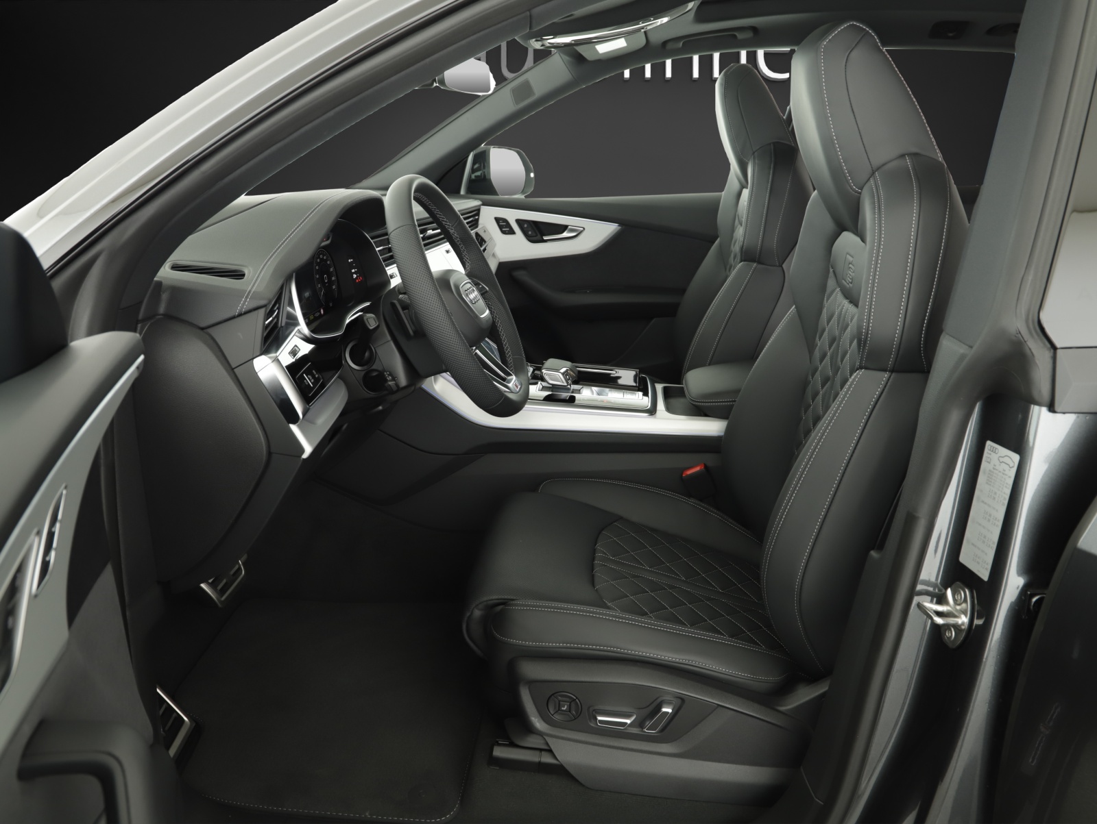 AUDI Q8 SUV TFSI e quattro 360 kW tiptronic-image-7