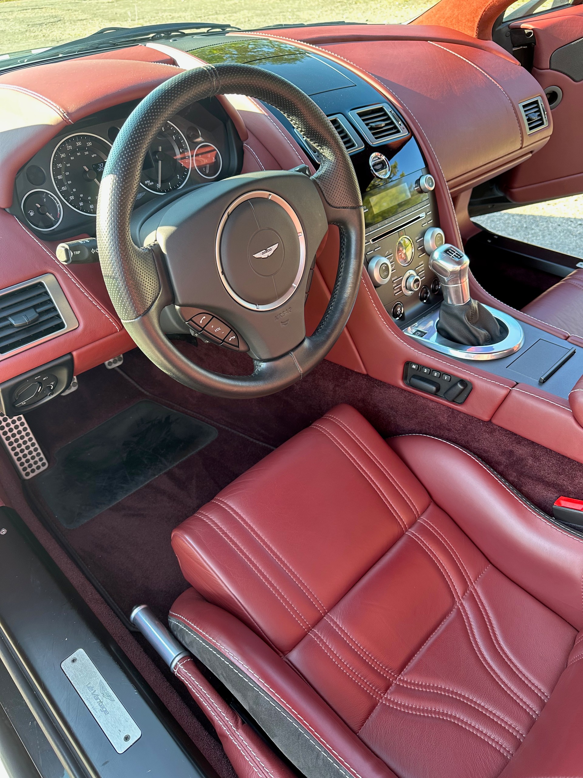 ASTON MARTIN 6.0-image-4