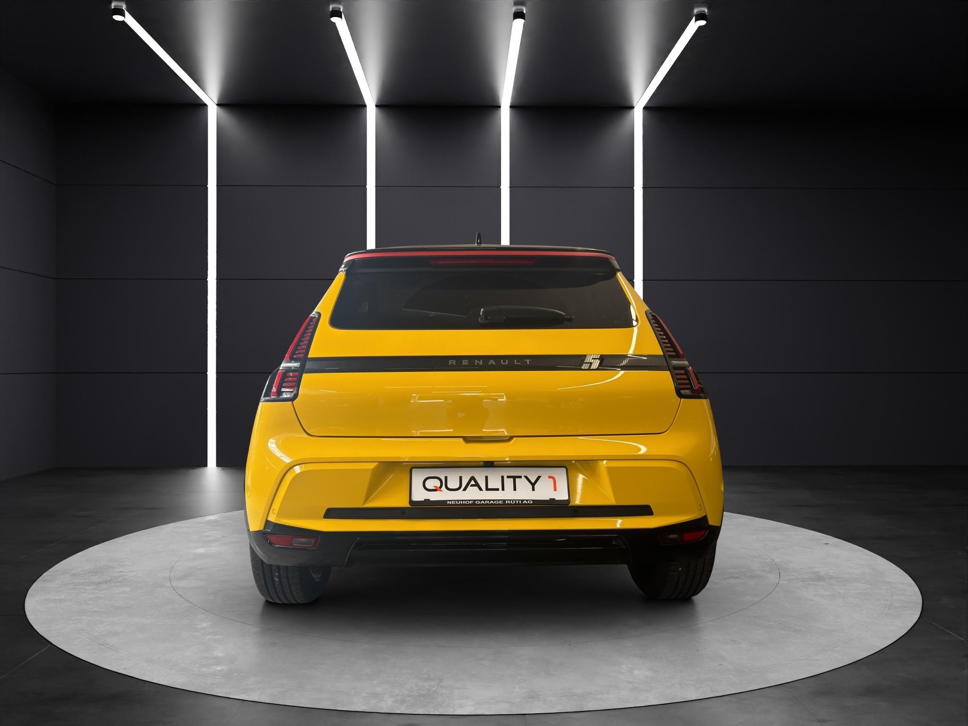 RENAULT R5 E-Tech Urban Range iconic five-showroom-element-3