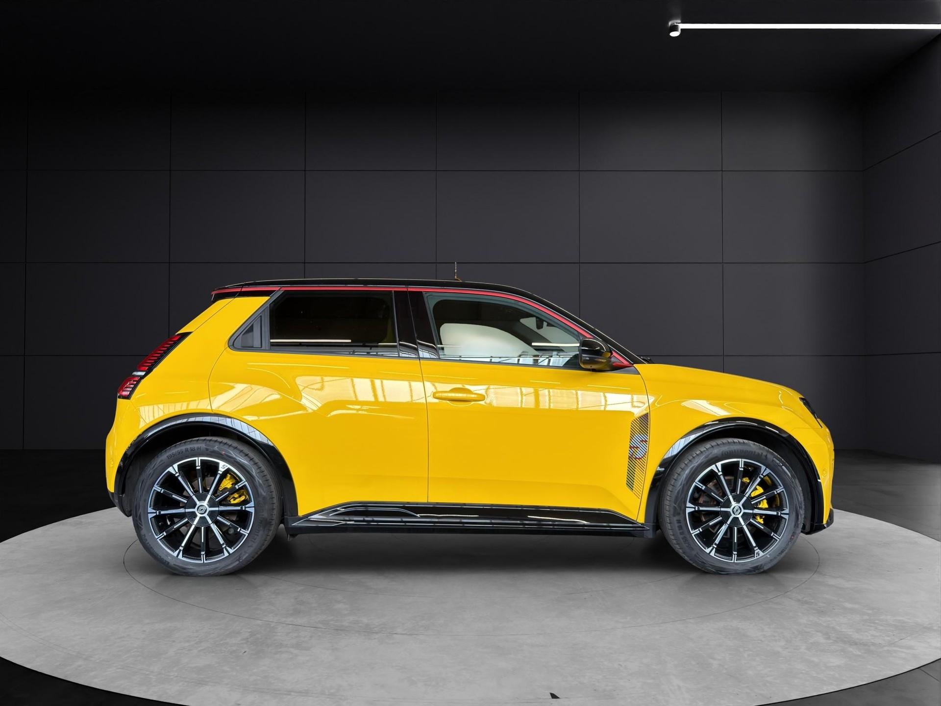 RENAULT R5 E-Tech Urban Range iconic five-image-5