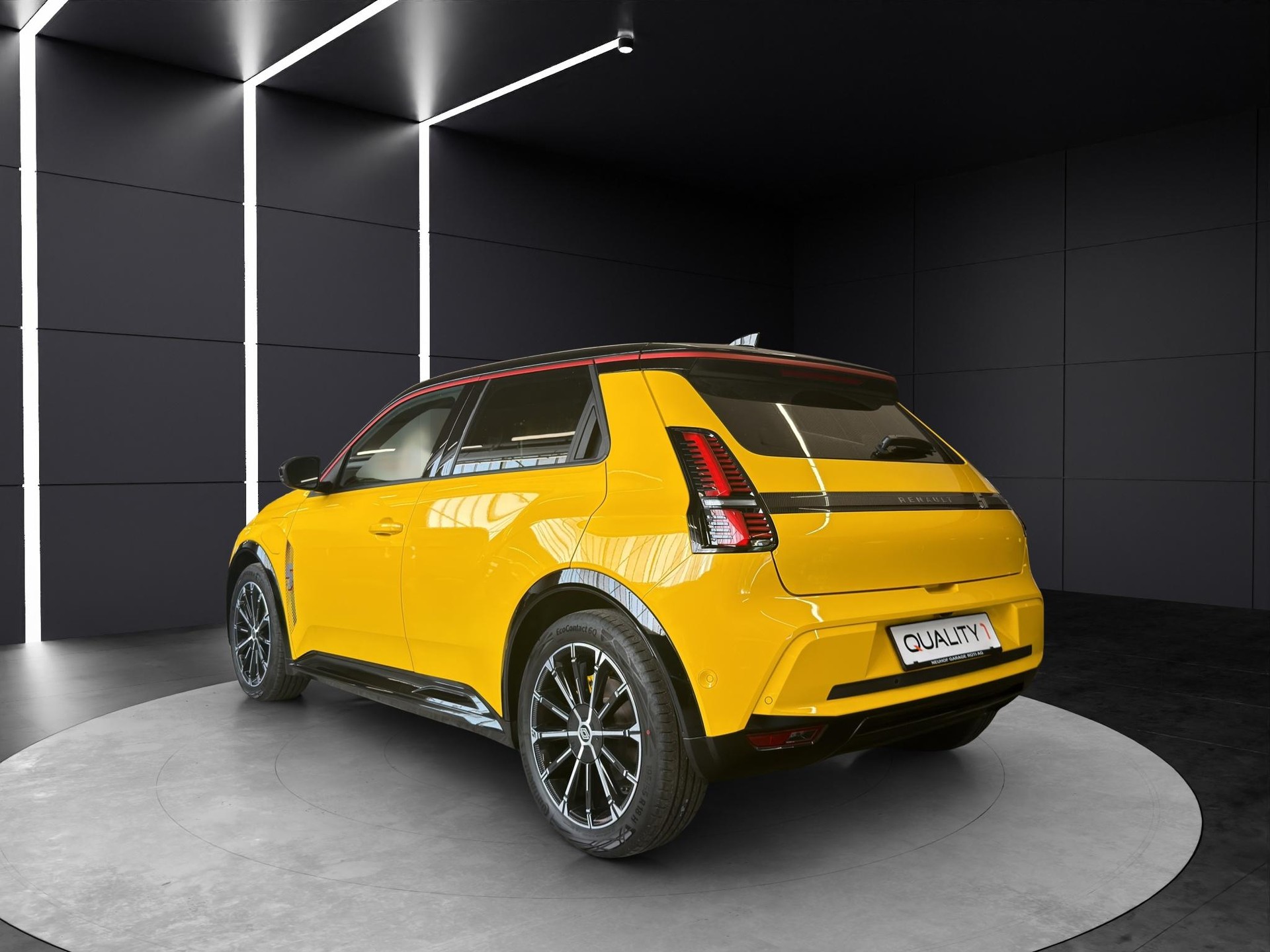 RENAULT R5 E-Tech Urban Range iconic five-showroom-element-2