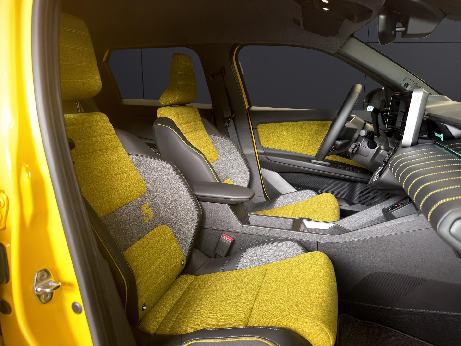RENAULT R5 E-Tech Urban Range iconic five-image-11