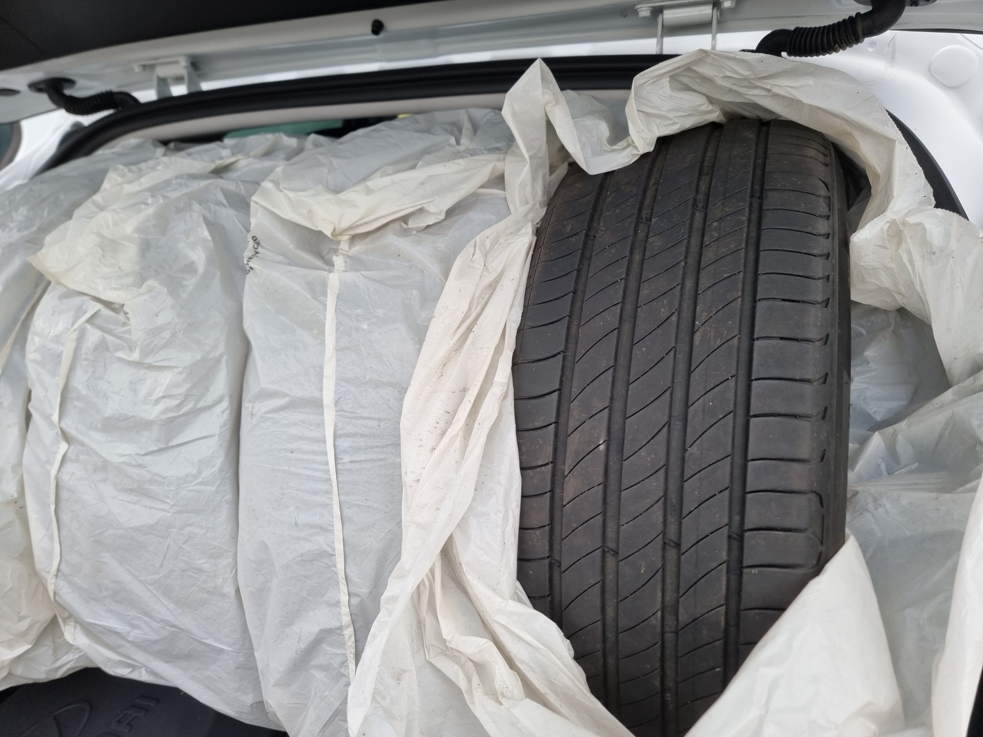 HYUNDAI Ioniq 5 77kWh Amplia 2WD-image-9