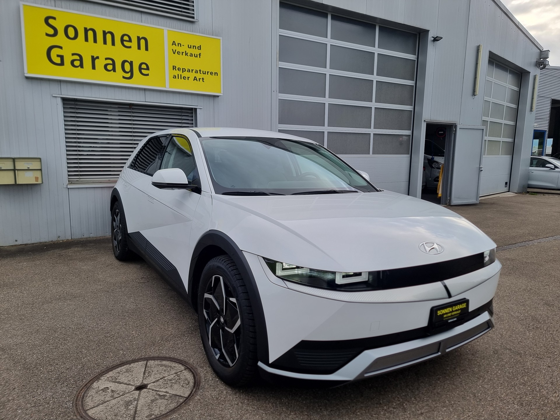 HYUNDAI Ioniq 5 77kWh Amplia 2WD-image-1