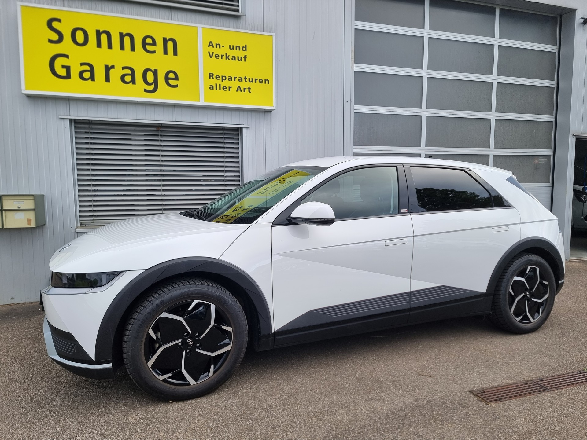 HYUNDAI Ioniq 5 77kWh Amplia 2WD-image-2