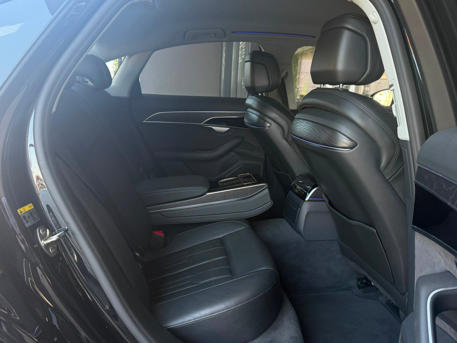 AUDI A8 50 TDI quattro tiptronic-image-18