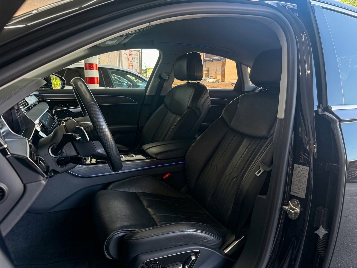 AUDI A8 50 TDI quattro tiptronic-image-13