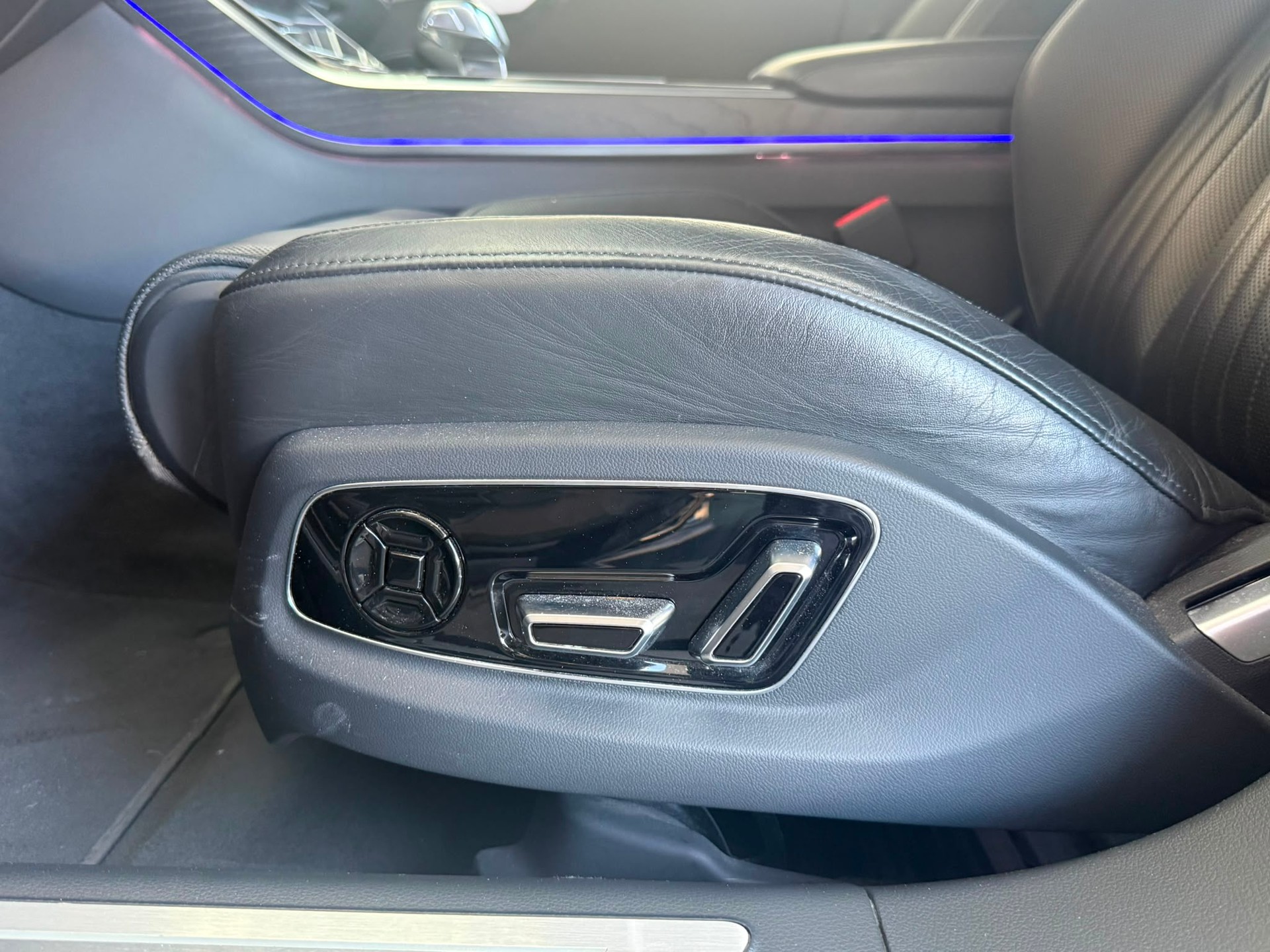 AUDI A8 50 TDI quattro tiptronic-image-14