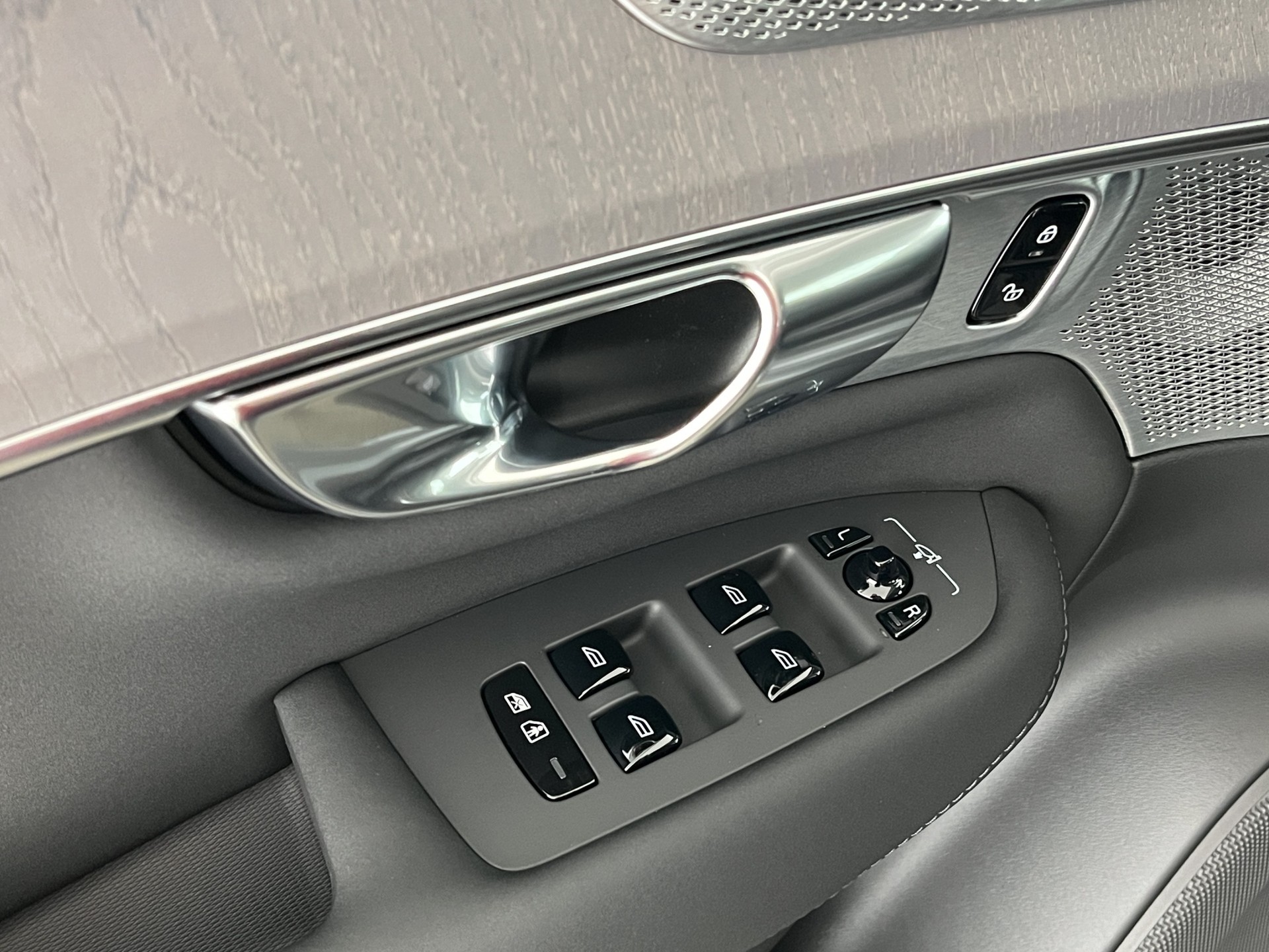 VOLVO XC90 2.0 T8 TE Ultra Dark eAWD-image-11