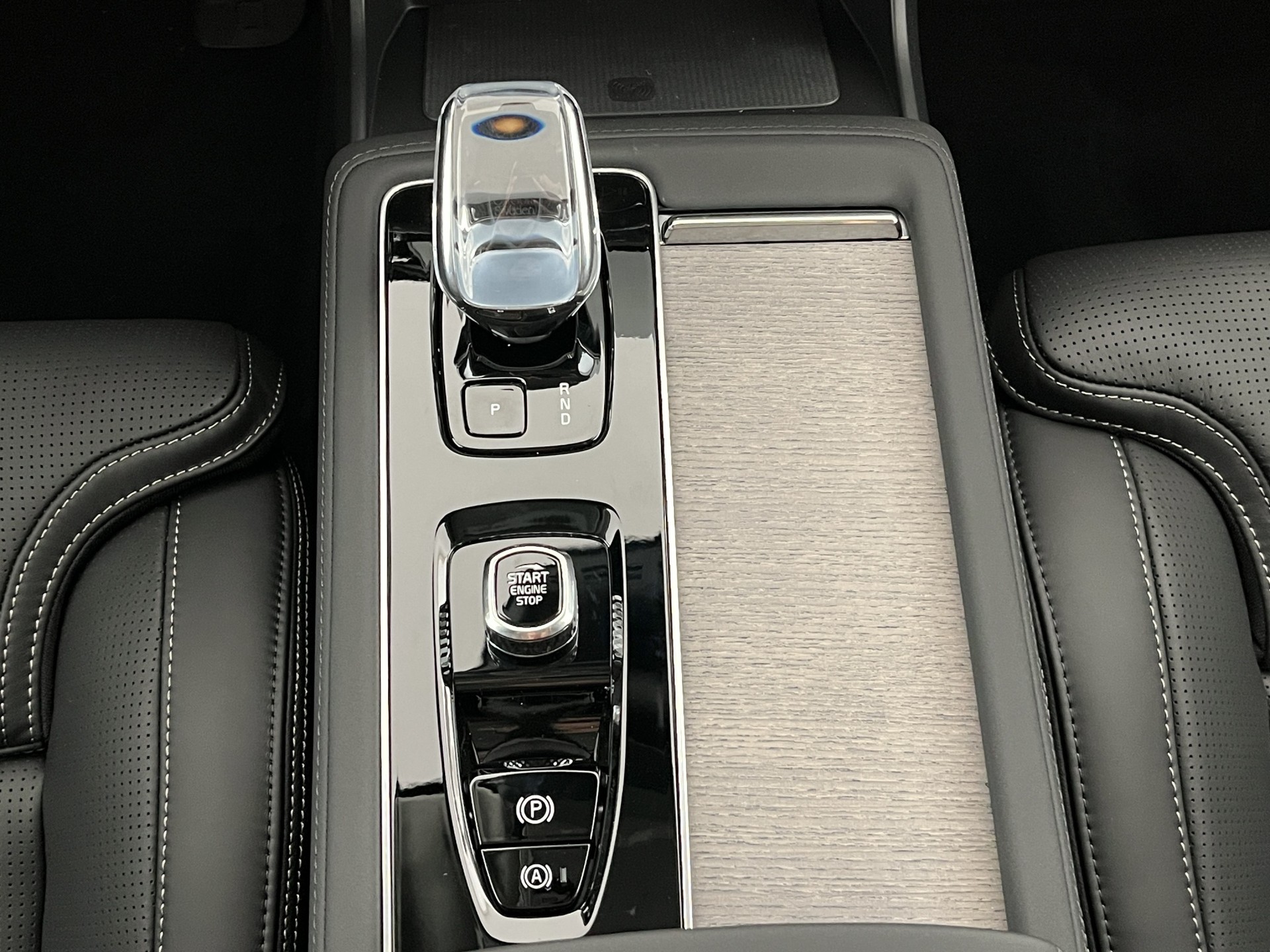 VOLVO XC90 2.0 T8 TE Ultra Dark eAWD-image-14