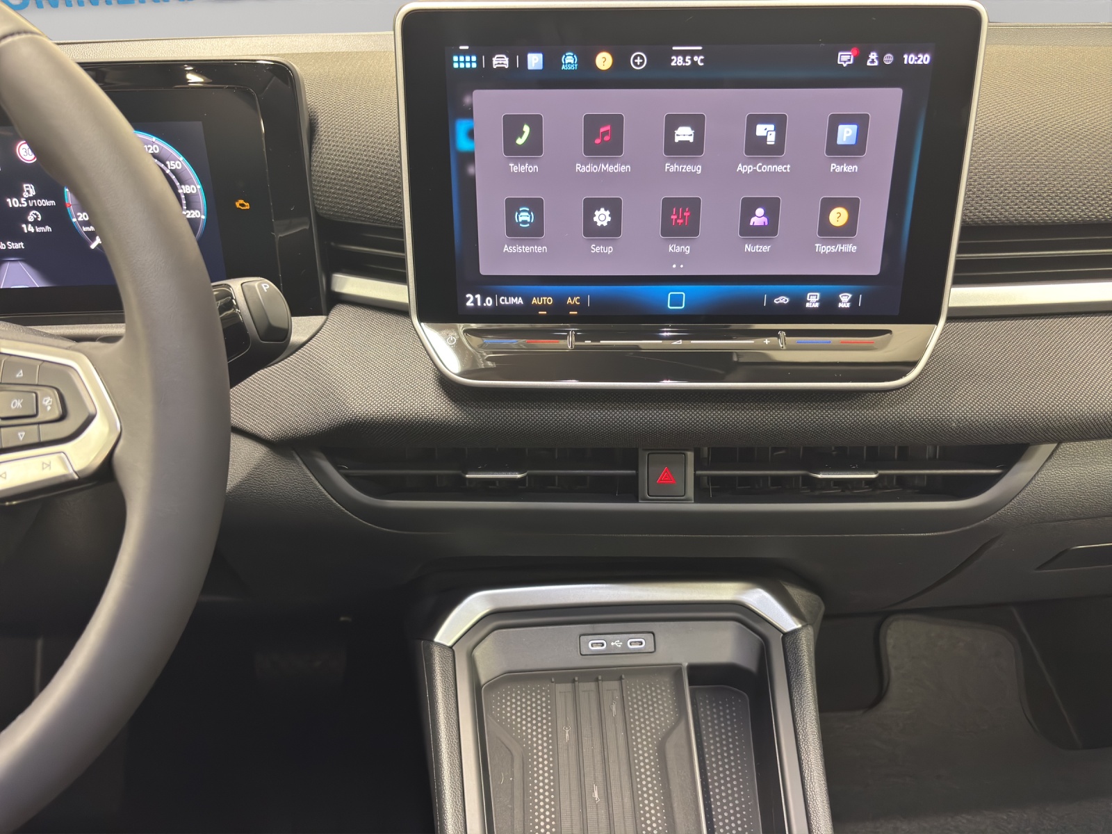 VW T-Roc 1.5 eTSI mHEV Trend DSG-image-8