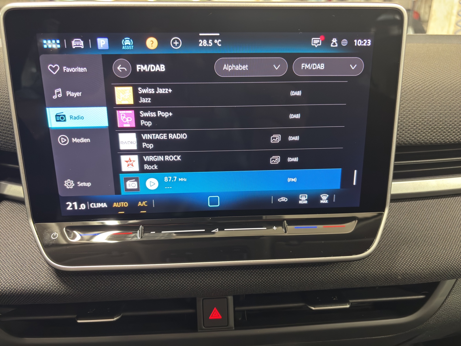 VW T-Roc 1.5 eTSI mHEV Trend DSG-image-14