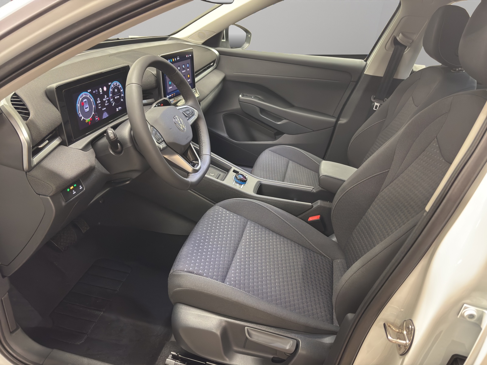 VW T-Roc 1.5 eTSI mHEV Trend DSG-image-5