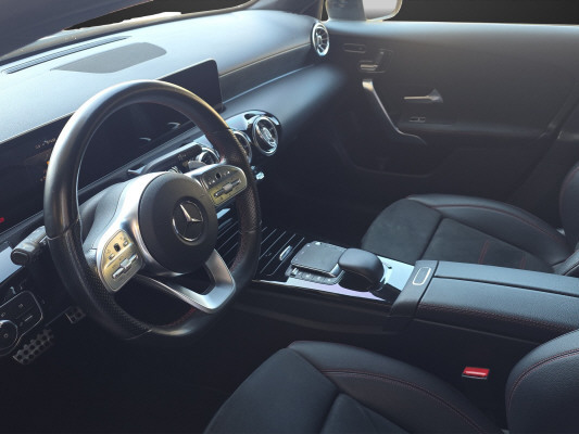 MERCEDES-BENZ A 220 AMG Line 4Matic-image-6