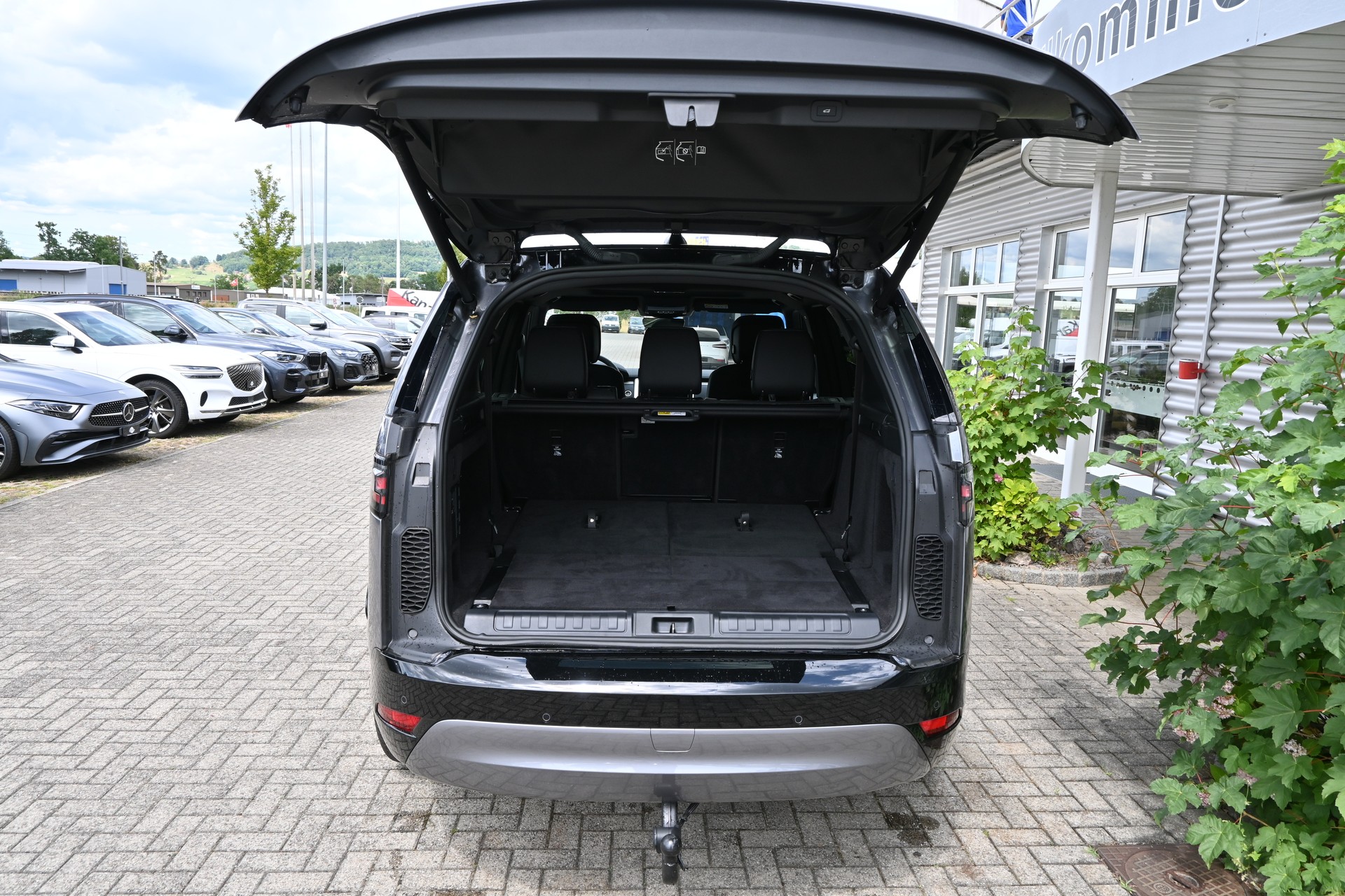 LAND ROVER Discovery 3.0D I6 350 Dynamic HSE AWD Automatic 7-Plätzer 350PS + AHK 3500kg + Werksgarantie 02.2030-image-8