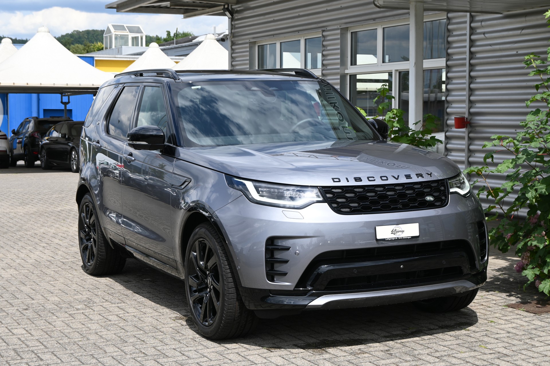LAND ROVER Discovery 3.0D I6 350 Dynamic HSE AWD Automatic 7-Plätzer 350PS + AHK 3500kg + Werksgarantie 02.2030-image-0