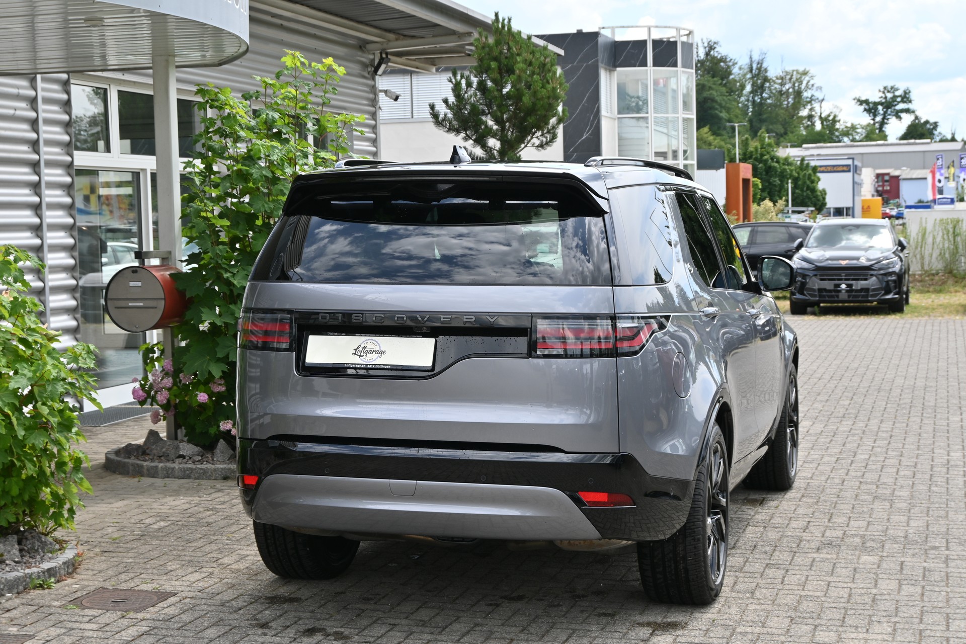 LAND ROVER Discovery 3.0D I6 350 Dynamic HSE AWD Automatic 7-Plätzer 350PS + AHK 3500kg + Werksgarantie 02.2030-image-7
