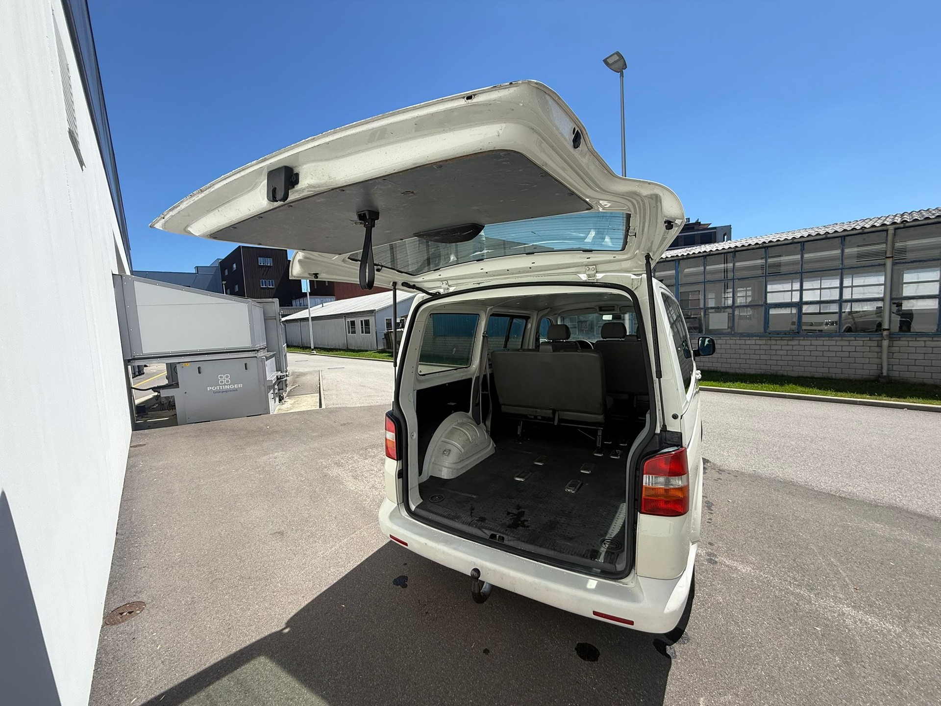 VW T5 Caravelle Trend 1.9 TDI PD-image-12