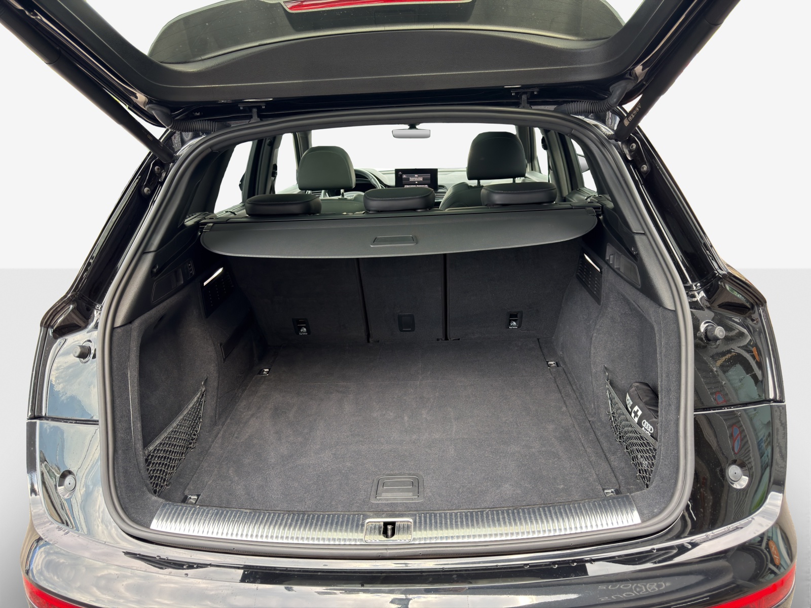 AUDI Q5 45 TFSI S-line quattro S-tronic-image-12