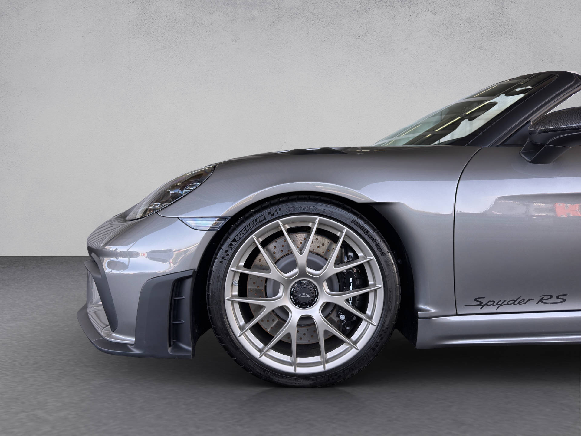 PORSCHE 718 Spyder RS-image-13