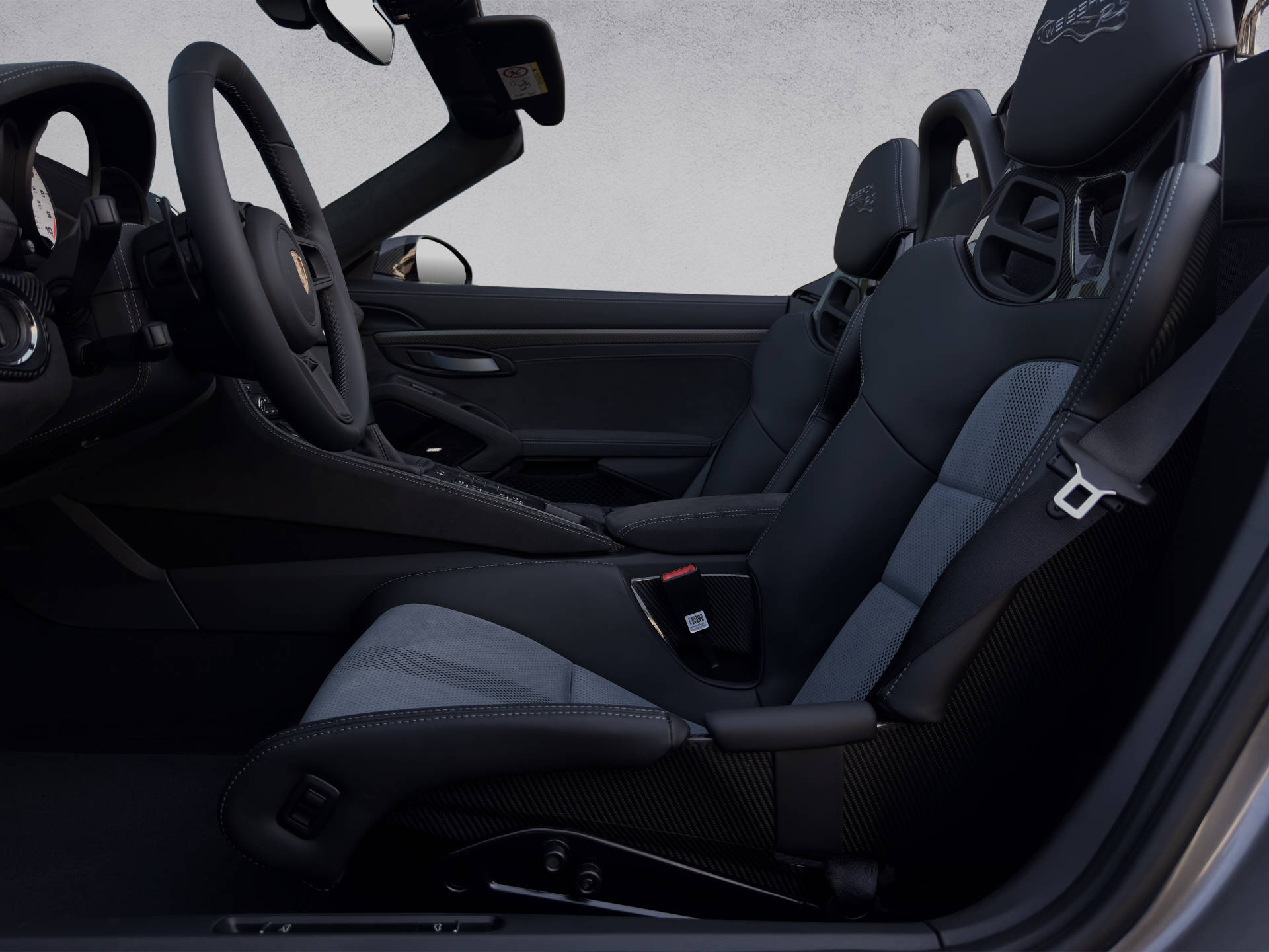 PORSCHE 718 Spyder RS-image-6