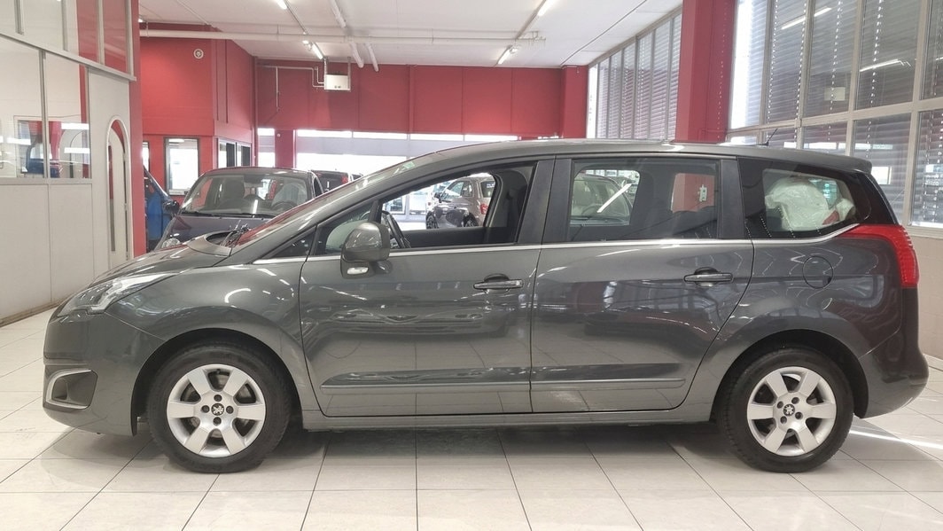 PEUGEOT 5008 1.6 THP 155 Active-image-2