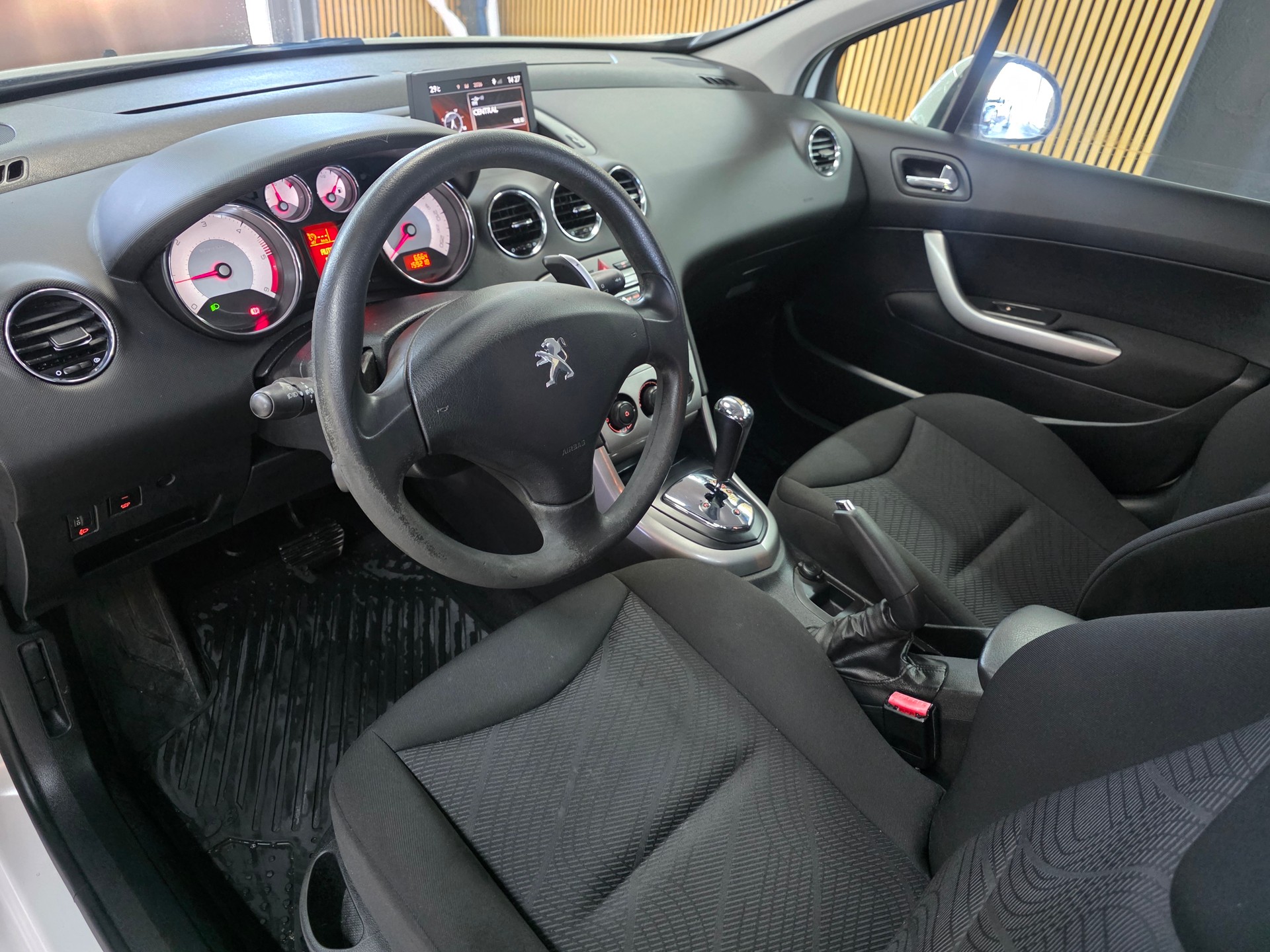 PEUGEOT 308 SW 1.6 HDI Access EGS6-image-7