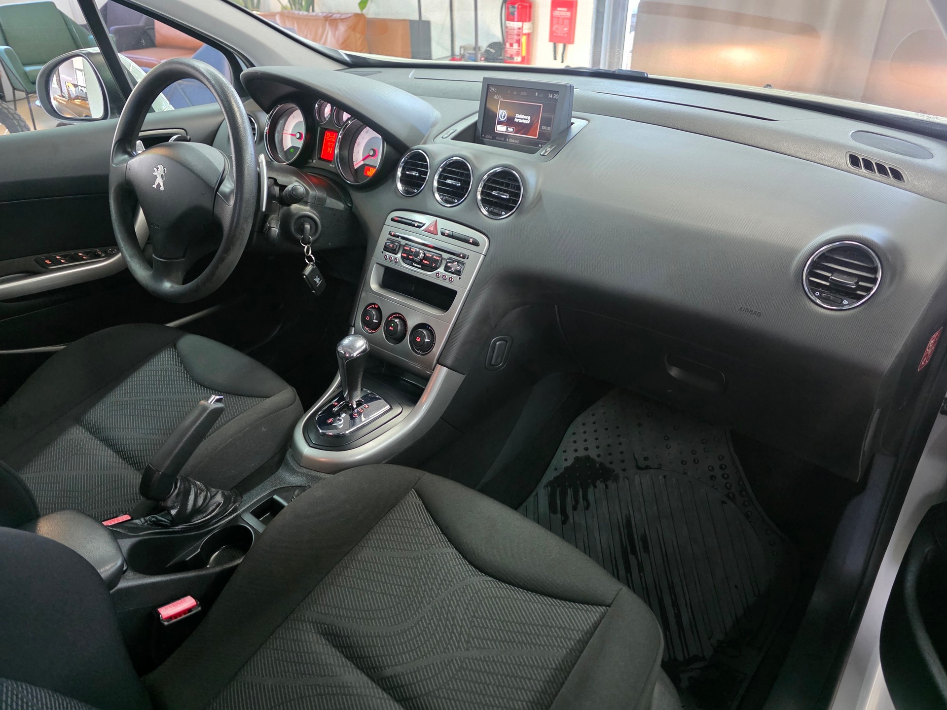 PEUGEOT 308 SW 1.6 HDI Access EGS6-image-8