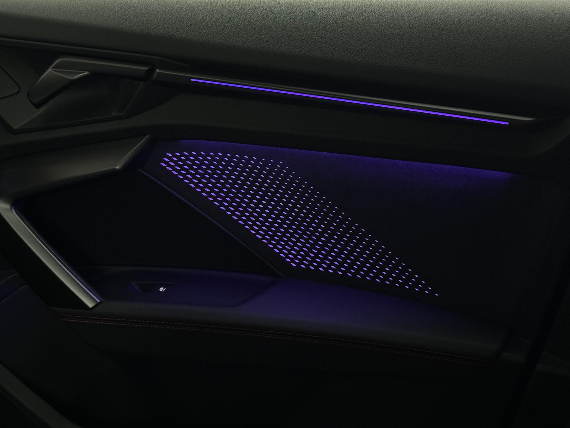 AUDI RS3 Limousine 2.5 TSI quattro S-tronic-image-15