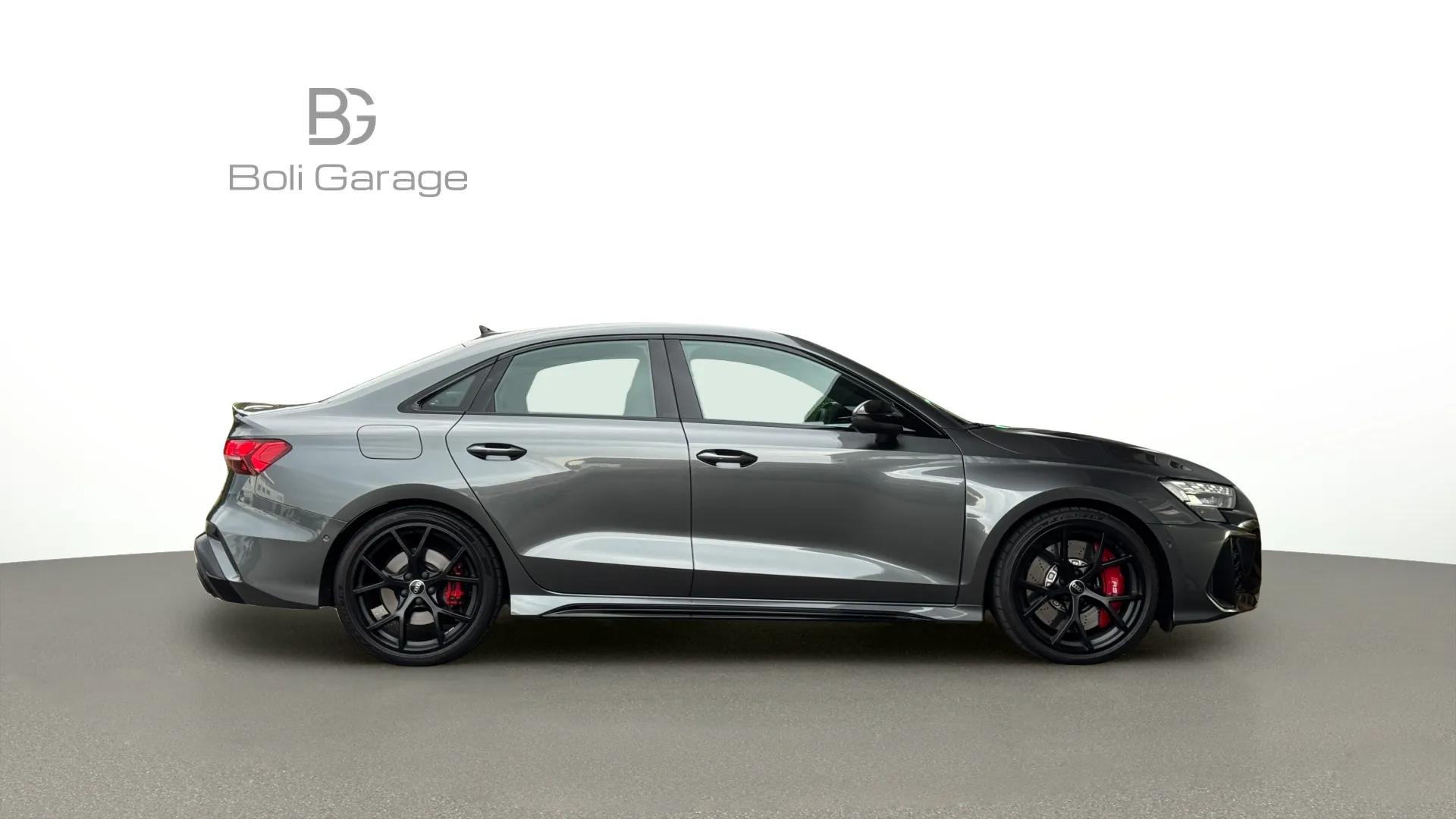 AUDI RS3 Limousine 2.5 TSI quattro S-tronic-image-5
