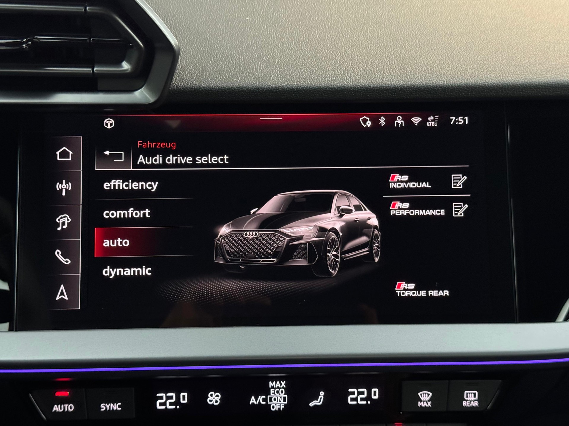 AUDI RS3 Limousine 2.5 TSI quattro S-tronic-image-21