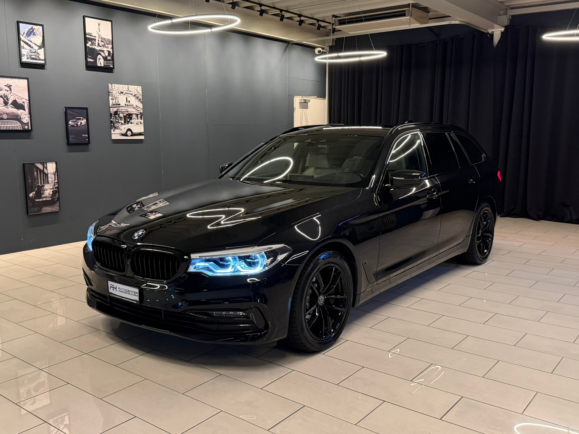 BMW 530d xDrive Touring Luxury Line Steptronic-image-2